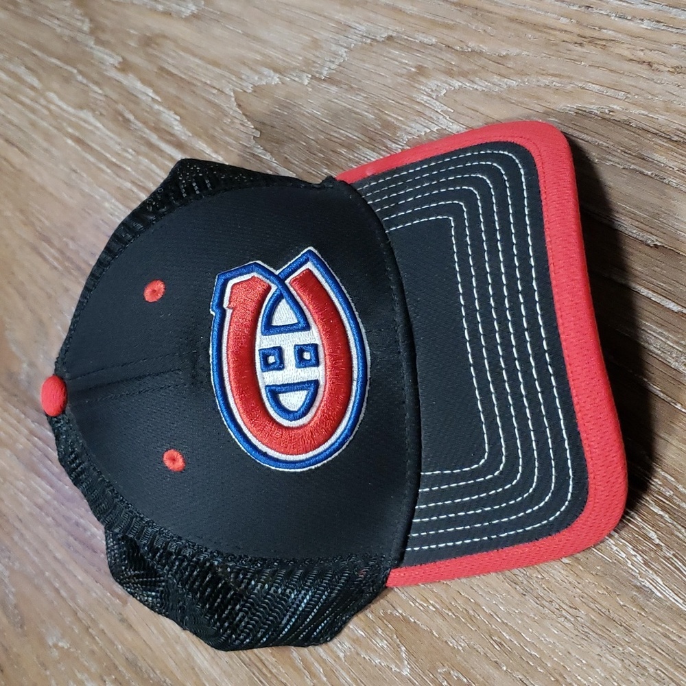 (M/L) Officially Lisensed NHL Montreal Canadiens Classic Cap Canadian Hockey